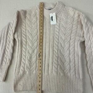 A New Day cream‎ cable knit sweater